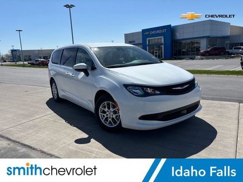 Used 2023 Chrysler Voyager LX FWD image 1