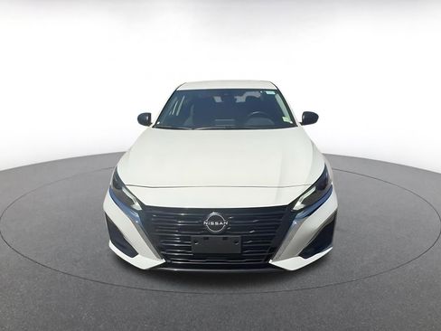 Used 2025 Nissan Altima 2.5 SV FWD image 4