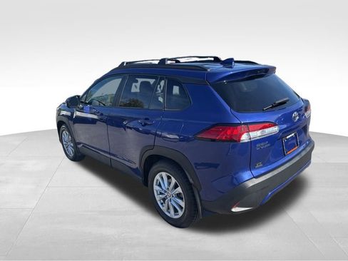 Used 2023 Toyota Corolla Cross LE w/ Moonroof Package image 3