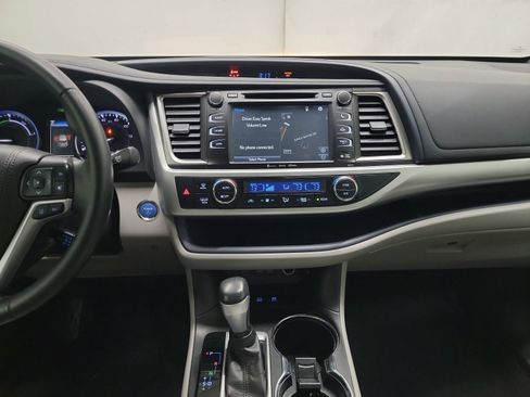 Used 2017 Toyota Highlander XLE image 20