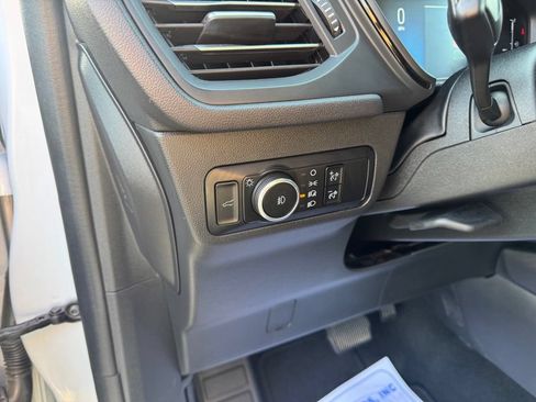 Certified 2025 Ford Escape ST-Line Select AWD/4WD image 4