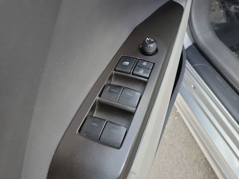 Used 2021 Toyota Camry SE image 15