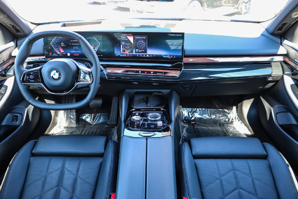 Used 2026 BMW 540i xDrive AWD/4WD image 12