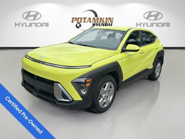 Certified 2025 Hyundai Kona SE FWD image 1