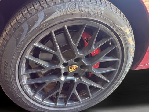 Used 2018 Porsche Macan GTS w/ Premium Package Plus AWD/4WD image 29