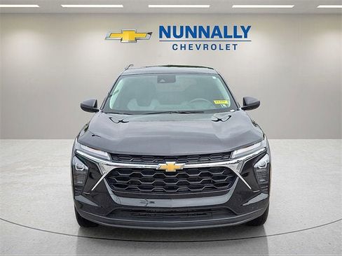 Certified 2025 Chevrolet Trax LS image 8