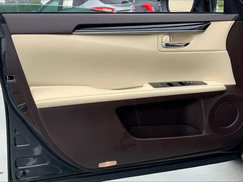 Used 2018 Lexus ES 350 w/ Accessory Package 2 image 22