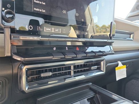 New 2026 GMC Hummer EV 4x4 Crew Cab image 24