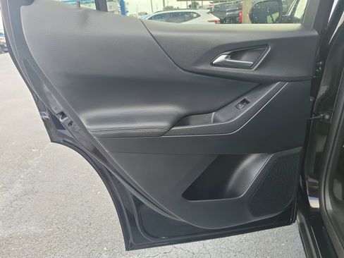 Used 2025 Chevrolet Equinox LT image 11