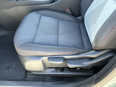 Used 2024 Chevrolet Trax RS w/ Sunroof Package image 22