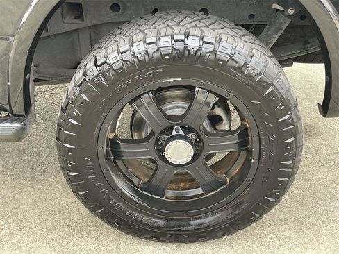 Used 2018 Ford F150 Lariat w/ Equipment Group 502A Luxury image 9