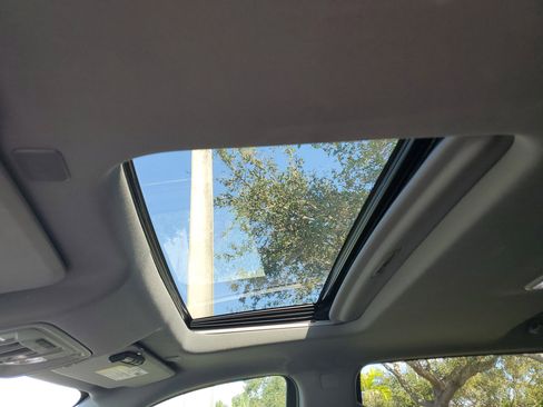 Used 2023 GMC Sierra 1500 Elevation w/ Elevation Premium Package image 10