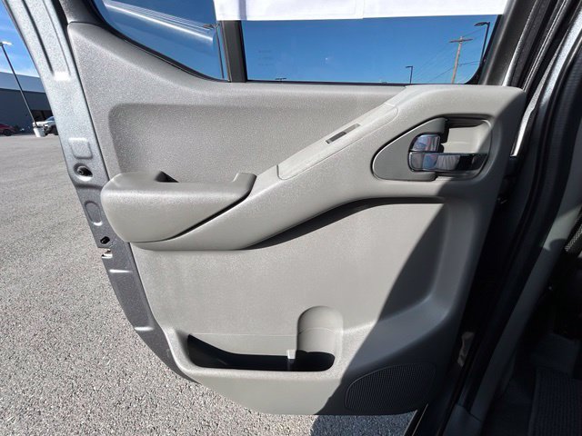 Used 2021 Nissan Frontier SV w/ Midnight Edition Floor Mats AWD/4WD image 39