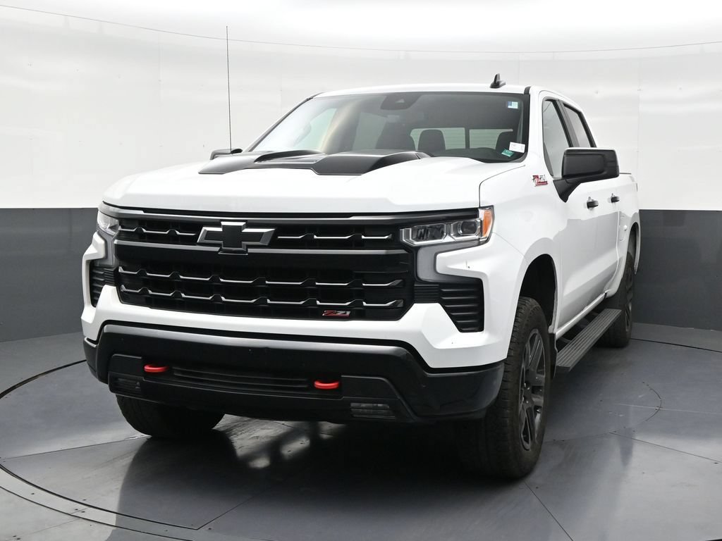 Used 2025 Chevrolet Silverado 1500 LT Trail Boss w/ Convenience Package II AWD/4WD image 8