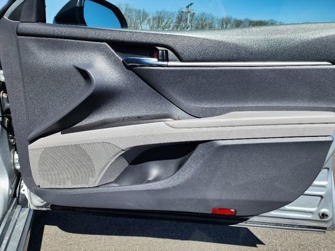 Used 2023 Toyota Camry SE image 10