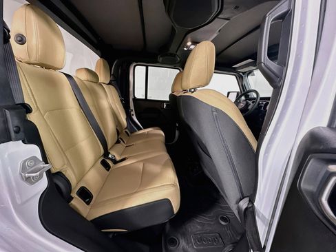 Used 2023 Jeep Gladiator Willys image 25