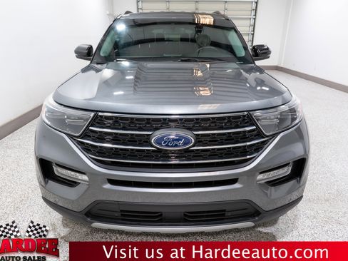 Used 2022 Ford Explorer XLT w/ Equipment Group 202A image 7