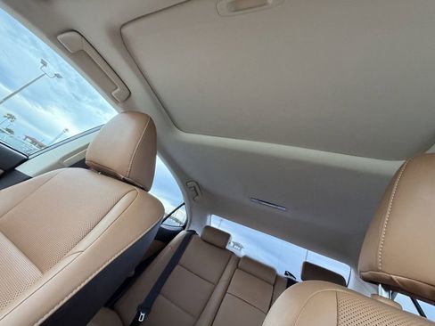 Used 2017 Lexus ES 350 w/ Premium Package FWD image 32