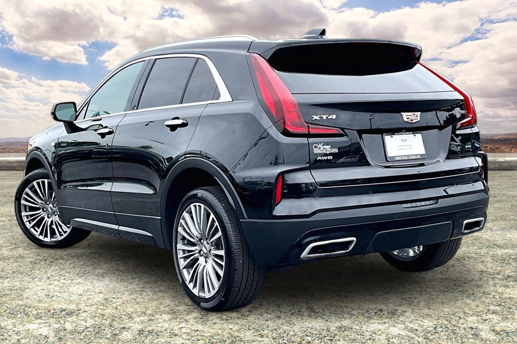 Used 2024 Cadillac XT4 Premium Luxury AWD/4WD image 4