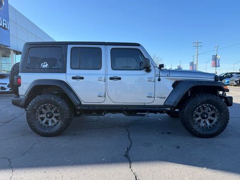 Used 2019 Jeep Wrangler Unlimited Sport S image 9