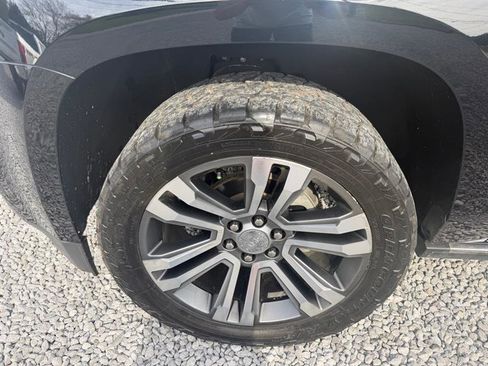 Used 2018 GMC Yukon Denali w/ Denali Ultimate Package image 12