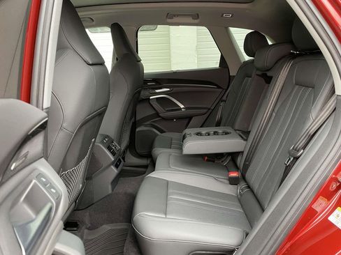 New 2025 Audi Q5 2.0T Premium Plus image 18