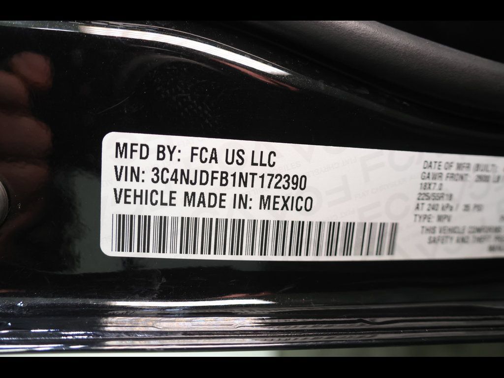 Used 2022 Jeep Compass Latitude AWD/4WD image 30