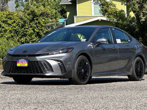 New 2026 Toyota Camry SE image 7