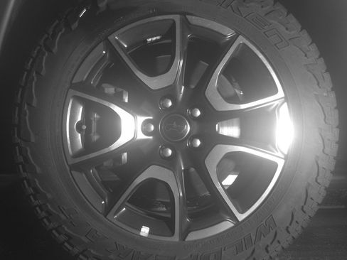 Used 2025 Jeep Compass Trailhawk image 12