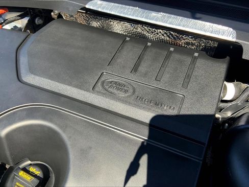 Used 2025 Land Rover Discovery Sport Dynamic SE image 32