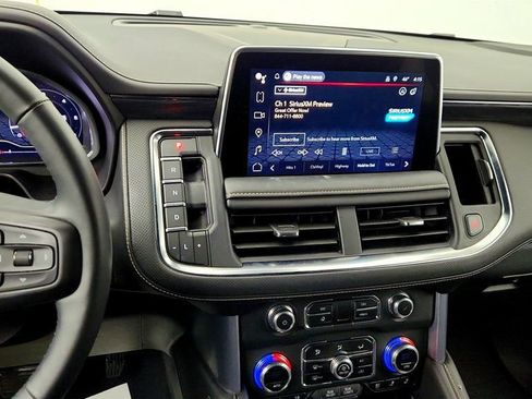 Used 2023 GMC Yukon SLT w/ SLT Premium Package image 18