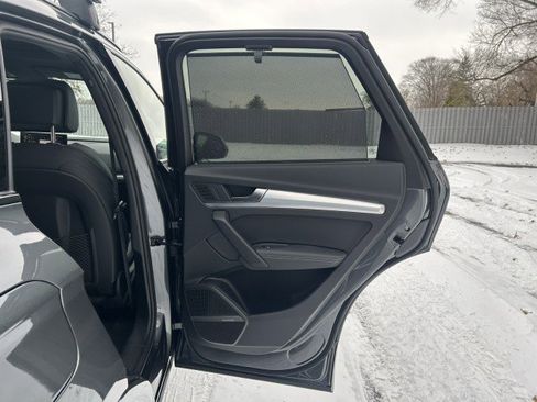 Certified 2025 Audi Q5 2.0T Premium Plus w/ Premium Plus Package image 28