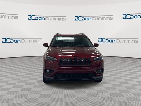 Used 2020 Jeep Cherokee Latitude Plus image 3