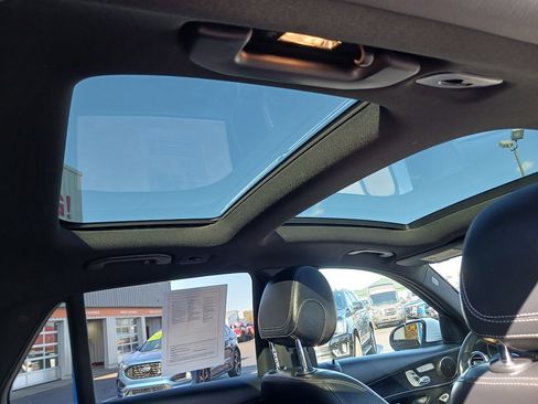 Used 2021 Mercedes-Benz GLC 300 4MATIC image 15