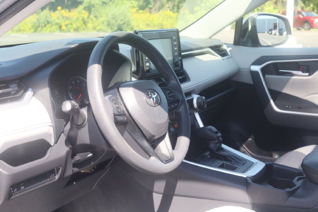 Certified 2019 Toyota RAV4 XLE AWD/4WD image 8