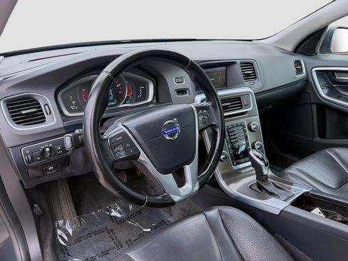 Used 2014 Volvo S60 T5 image 9