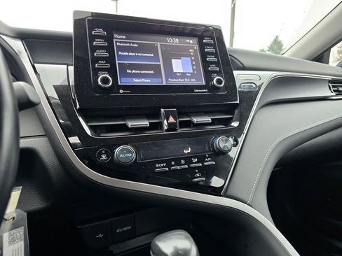 Used 2024 Toyota Camry SE image 28