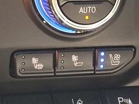 Used 2022 GMC Sierra 2500 Denali w/ Denali Ultimate Package image 26