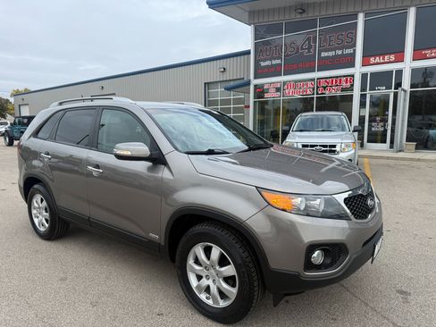 Used 2011 Kia Sorento LX w/ Convenience Pkg image 3