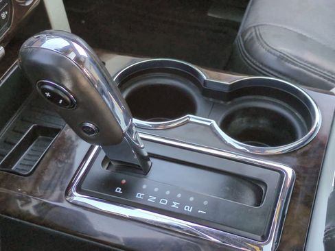 Used 2014 Ford F150 Platinum image 32