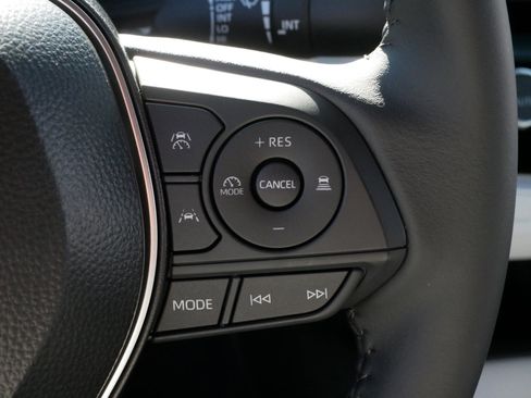 Certified 2025 Toyota Corolla SE image 25