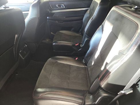 Used 2018 Ford Explorer XLT w/ Equipment Group 202A image 16