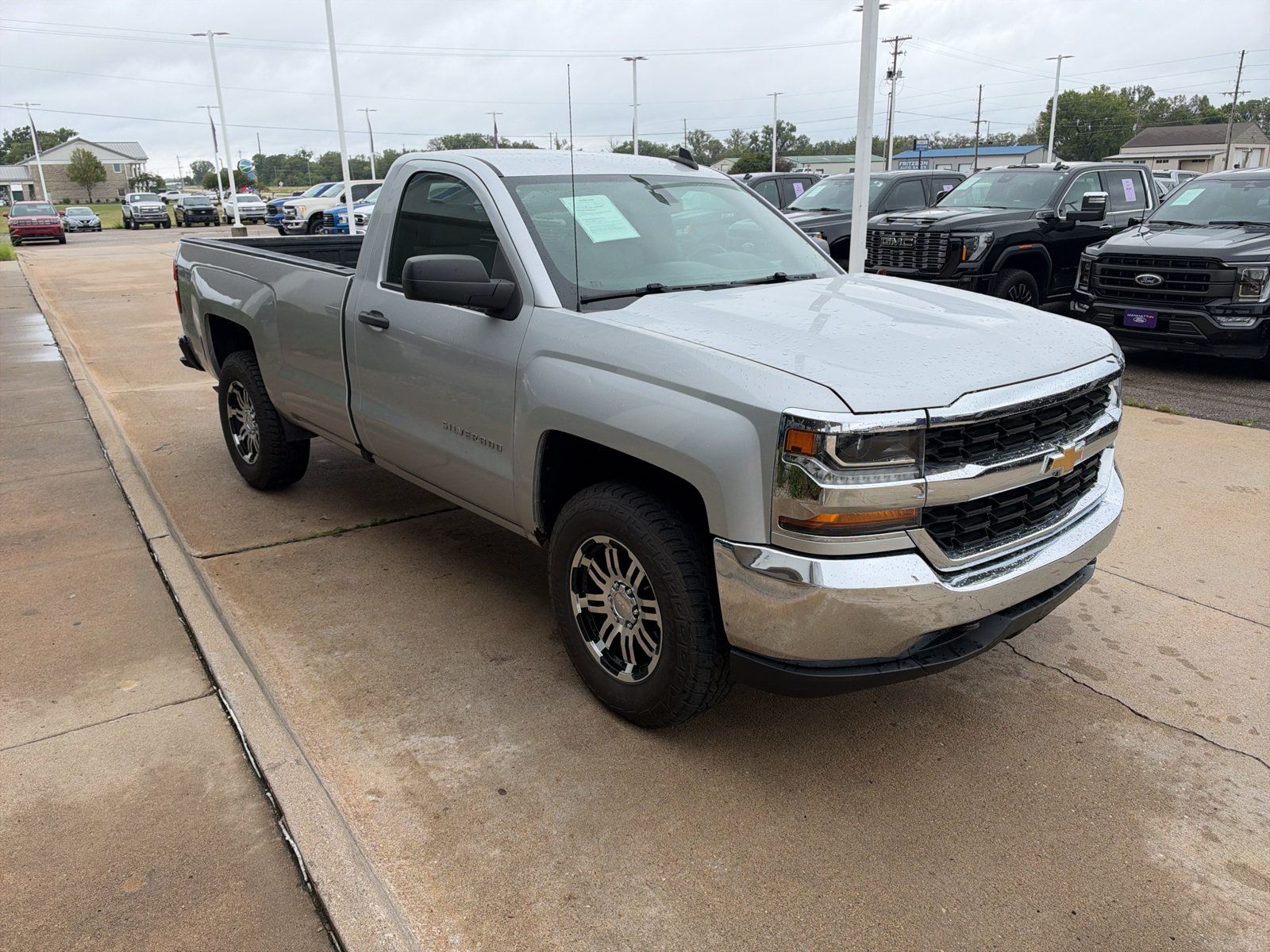 Used 2018 Chevrolet Silverado 1500 W/T w/ WT Convenience Package AWD/4WD image 4