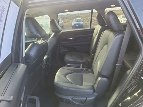 Certified 2025 Toyota Grand Highlander AWD image 24