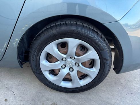 Used 2013 MAZDA MAZDA3 i SV image 10