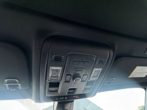 Used 2022 Chevrolet Tahoe Premier RWD image 25