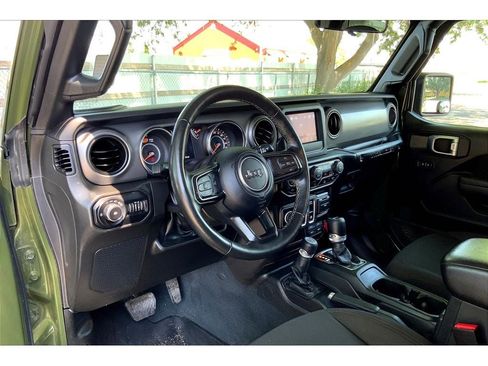 Used 2022 Jeep Wrangler Willys image 14
