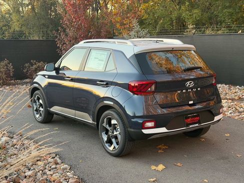New 2026 Hyundai Venue SEL image 3