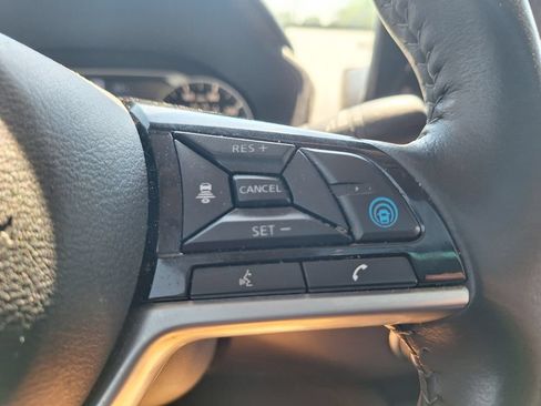 Used 2025 Nissan Altima 2.5 SL FWD image 14