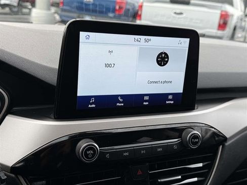 Used 2022 Ford Escape SEL image 18